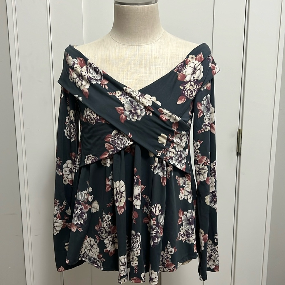 Boutique Off-the-shoulder Top